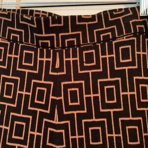 New York & Company Black and Tan Geometric Pants